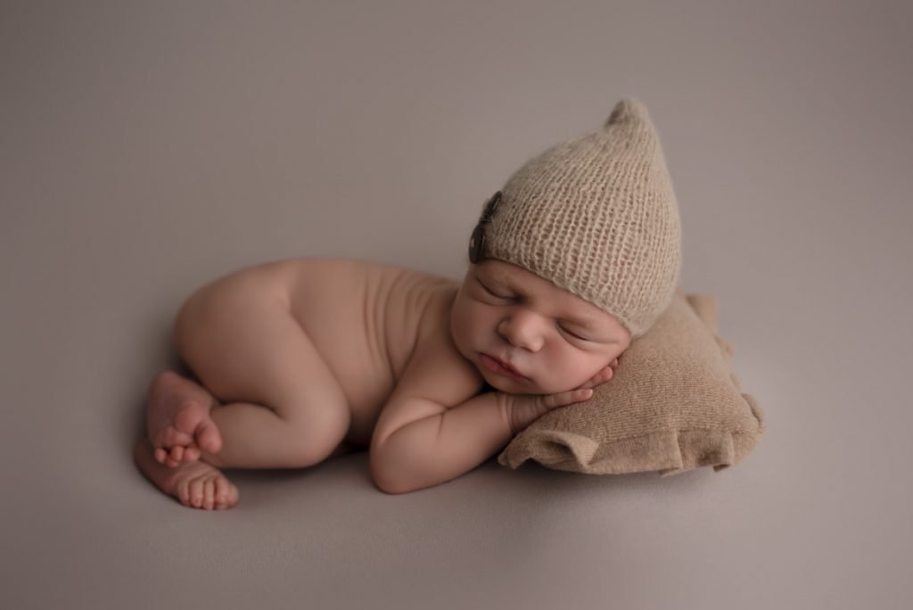 5 month baby boy photoshoot. | Baby milestone photos, Baby milestones  pictures, Baby photoshoot boy