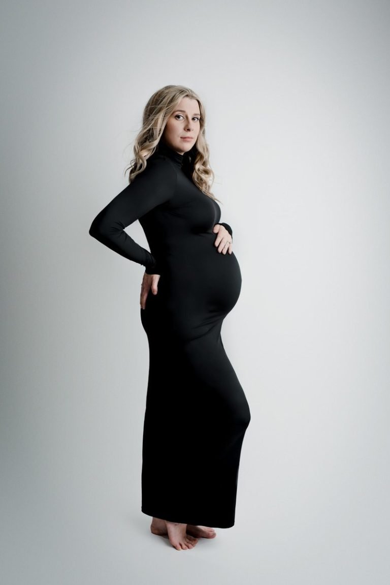 Vancouver Maternity & Pregnancy Photographer – Client Closet