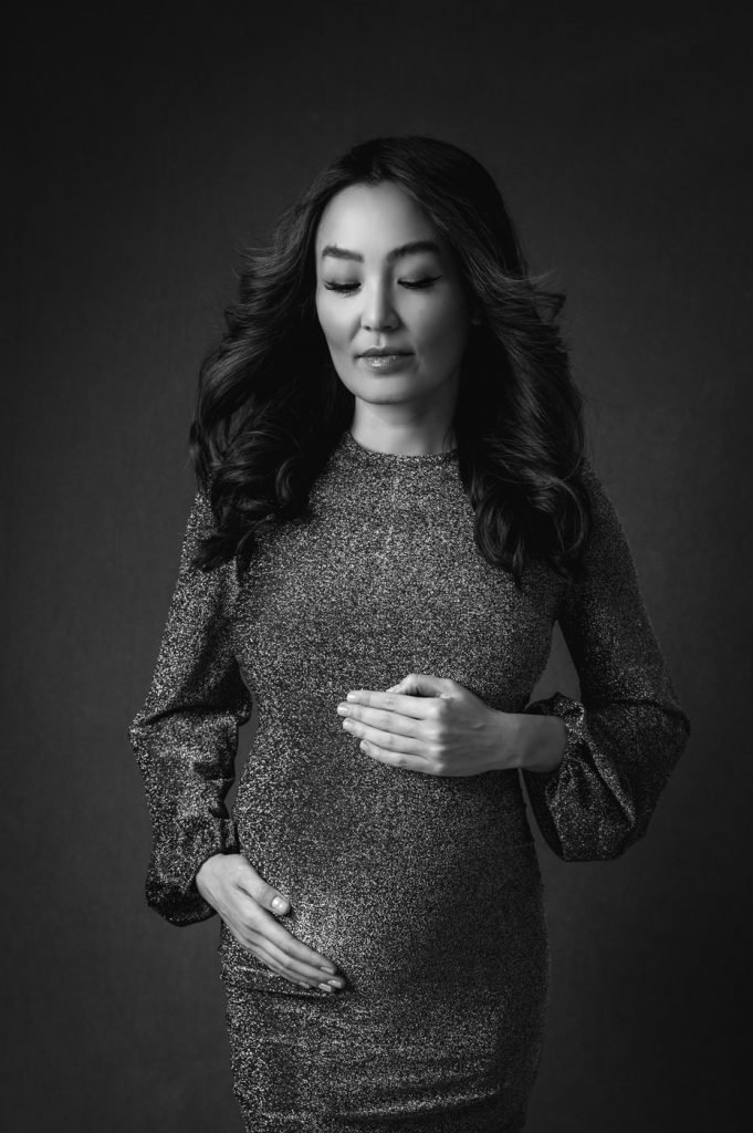 For First-Time Moms Over 40: Why Your Pregnancy Deserves to Be Celebrated 2 Maternity Photography Vancouver - pregnant woman posing in black and white