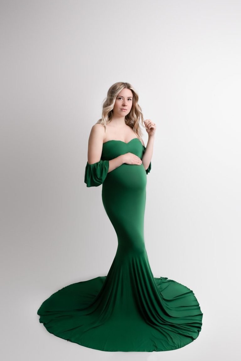 Preparing Your Skin for a Radiant Maternity Photoshoot in Vancouver