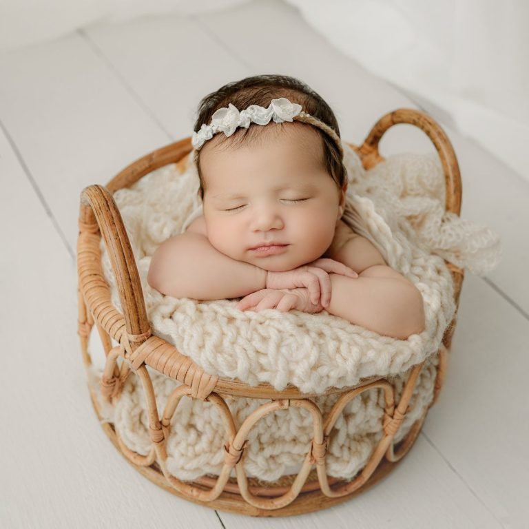 Newborn Photographer North Vancouver – When to schedule your Newborn photo shoot?