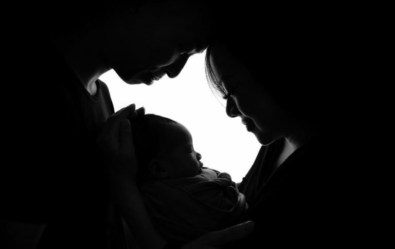 Baby Photography Vancouver – Best Time to Do Newborn Family Photos