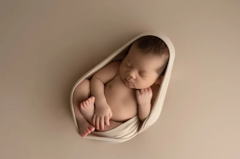 North Vancouver Baby Photographer | What to expect with a newborn?